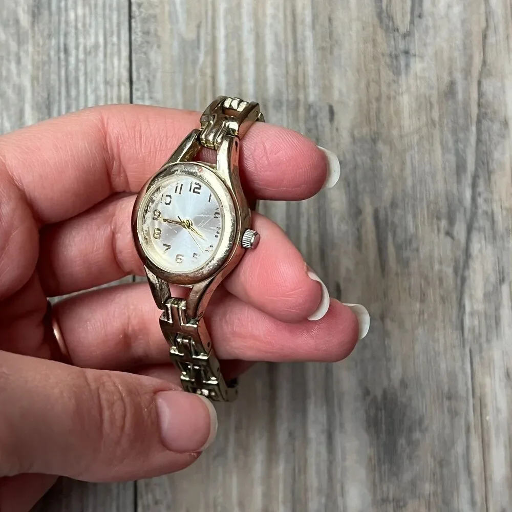 Vintage Gold Watch Women's Small Old Money Dainty Round Chain 90s Minimalist